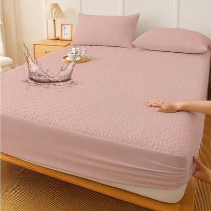 Husă pat matlasată impermeabilă + două fețe de pernă