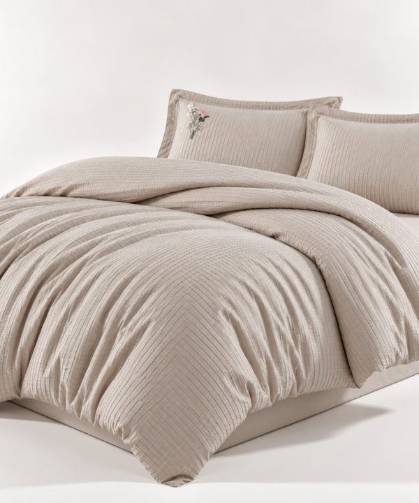 Lenjerie de pat Culmi Bucovinene, 100% bumbac ranforce, 4 piese, cearceaf 240 x 260 cm, bej cu broderie