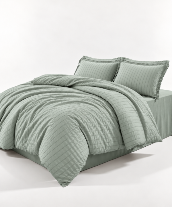 Alternative view of Lenjerie de pat Culmi Bucovinene, 100% bumbac ranforce, 4 piese, cearceaf 240 x 260 cm, verde salvie matlasat
