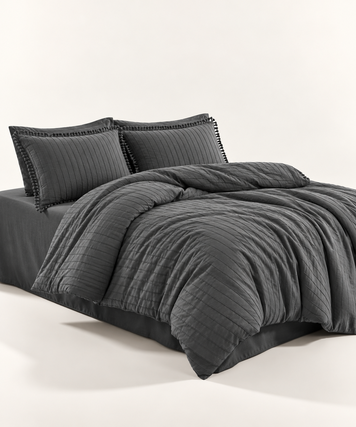 Lenjerie de pat Culmi Bucovinene, 100% bumbac ranforce, 4 piese, cearceaf 240 x 260 cm, antracit matlasat - imagine 2